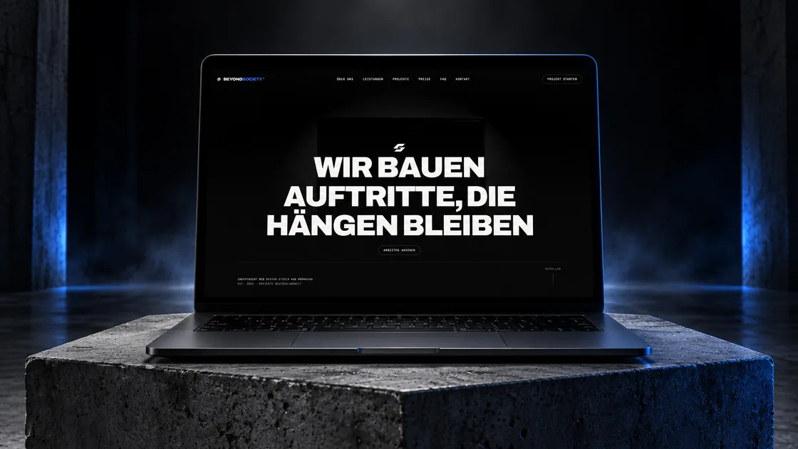 Laptop mit der Startseite von Beyond Society