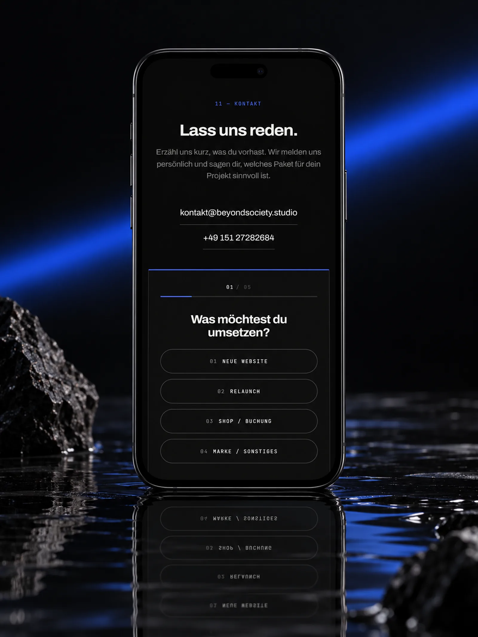 Telefon, auf dem Bildschirm der Kontaktteil mit dem Konfigurator